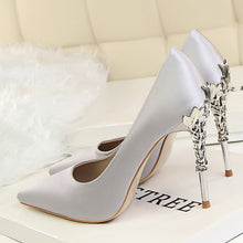 Load image into Gallery viewer, Women's Metal Carved Thin High Heels