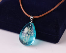 Load image into Gallery viewer, Transparent Water Drop Dry Flower Pendant Necklace